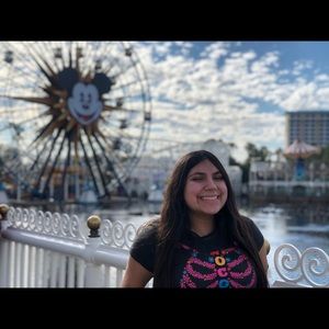 Meet your Posher, Estrella